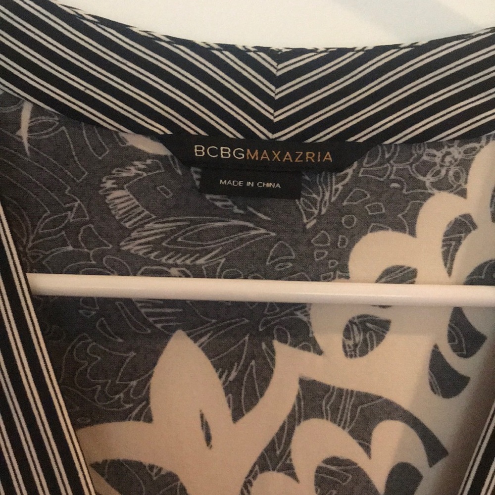 BCBGMAXAZRIA Wrap Dress – Size Small (S) - Picture 3 of 9